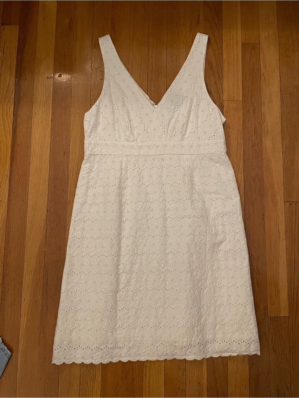 Vineyard Vines Cream Lace V-Neck Sheath Dress